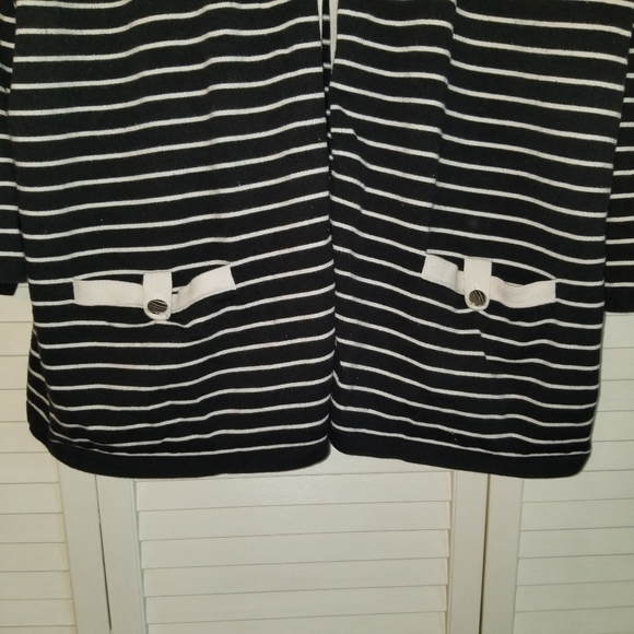Black and white striped cardigan - Picture 4 of 5